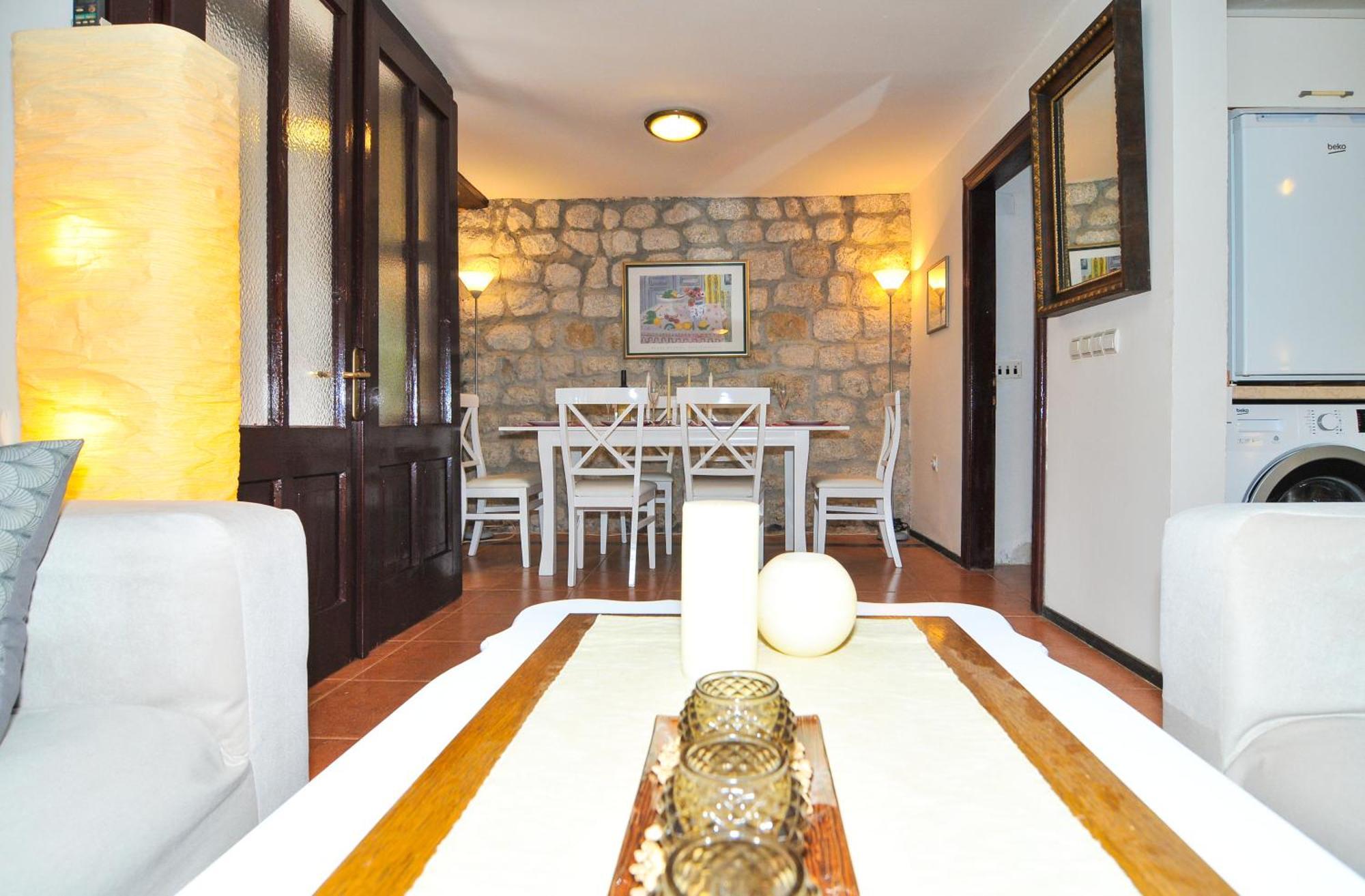 Holiday Home Maris Kotor Eksteriør billede